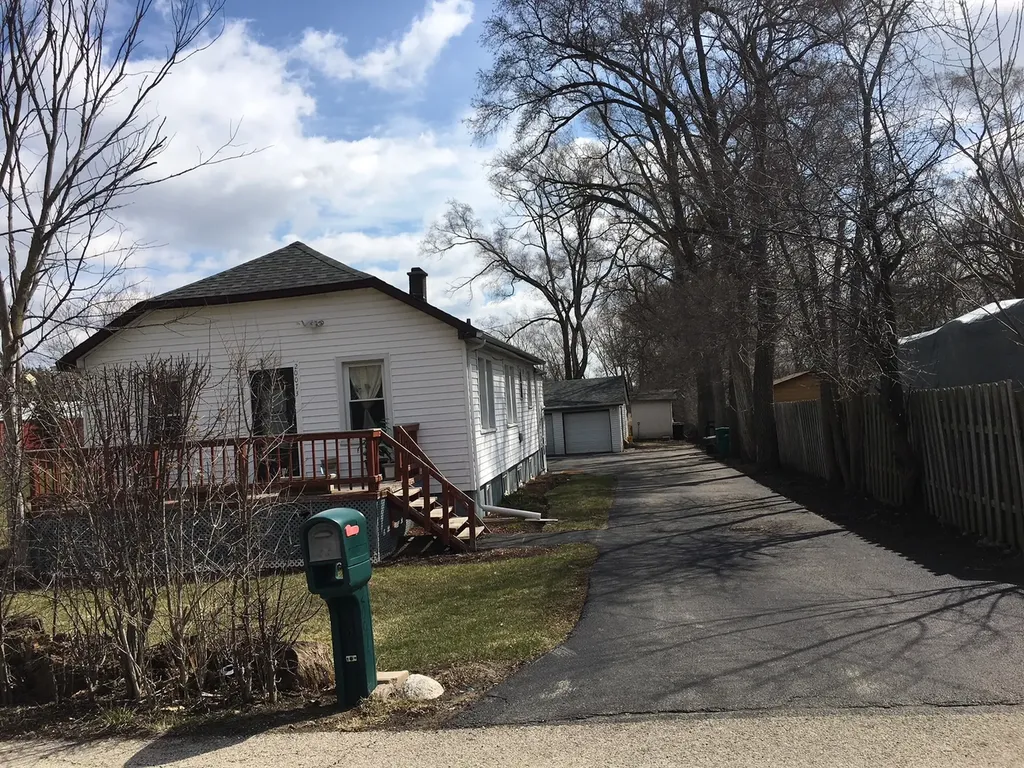 20073 North Hazelcrest Road Palatine IL 60074
