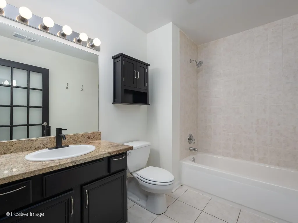 2317 West Wolfram Street Chicago IL 60618