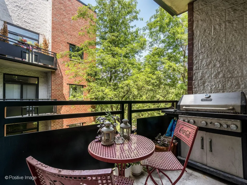 2317 West Wolfram Street Chicago IL 60618