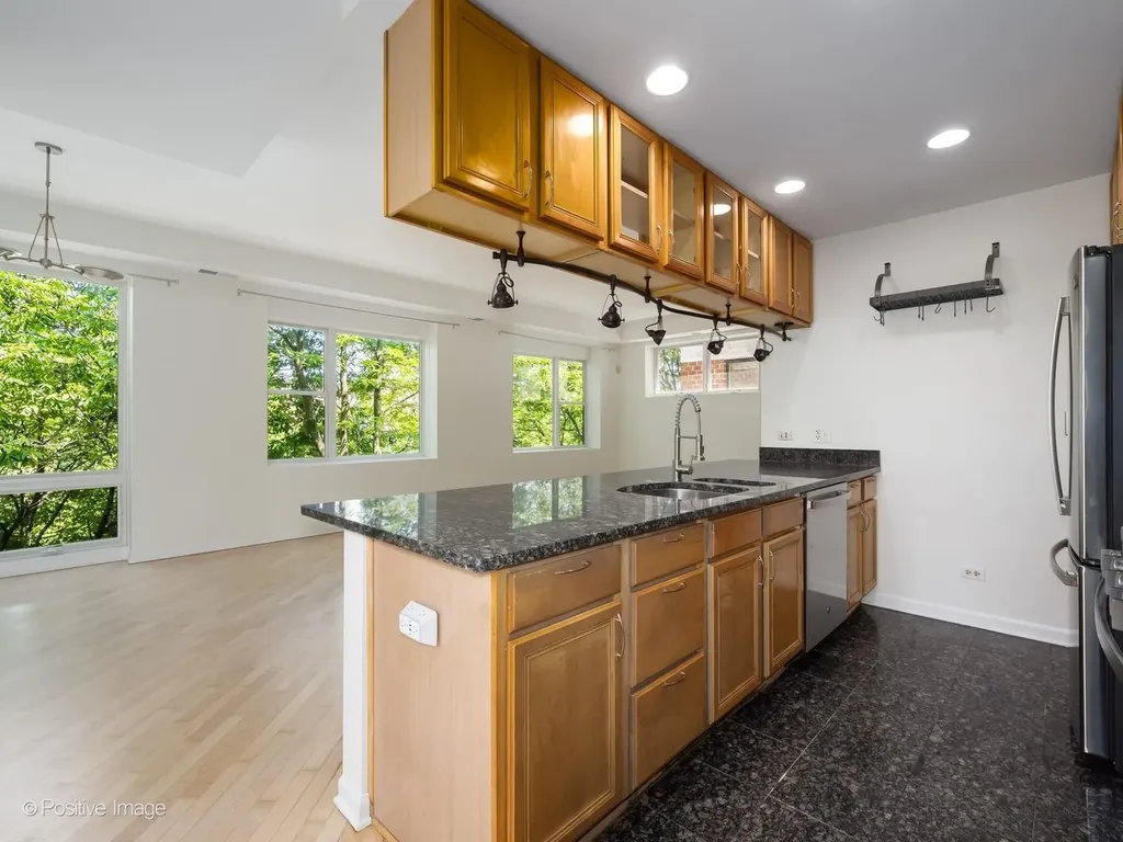 2317 West Wolfram Street Chicago IL 60618