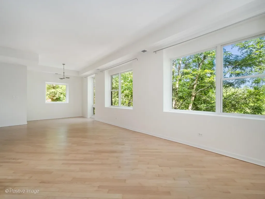 2317 West Wolfram Street Chicago IL 60618
