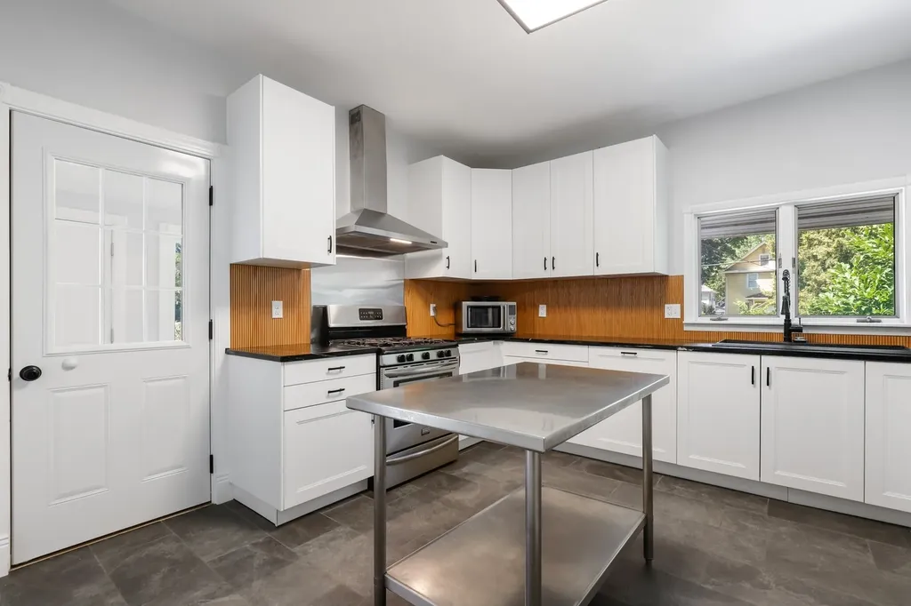 514 Oak Avenue Aurora IL 60506