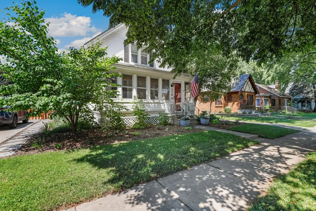 514 Oak Avenue Aurora IL 60506