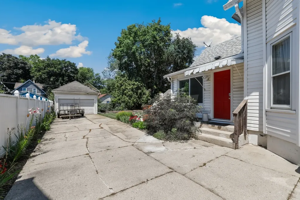 514 Oak Avenue Aurora IL 60506