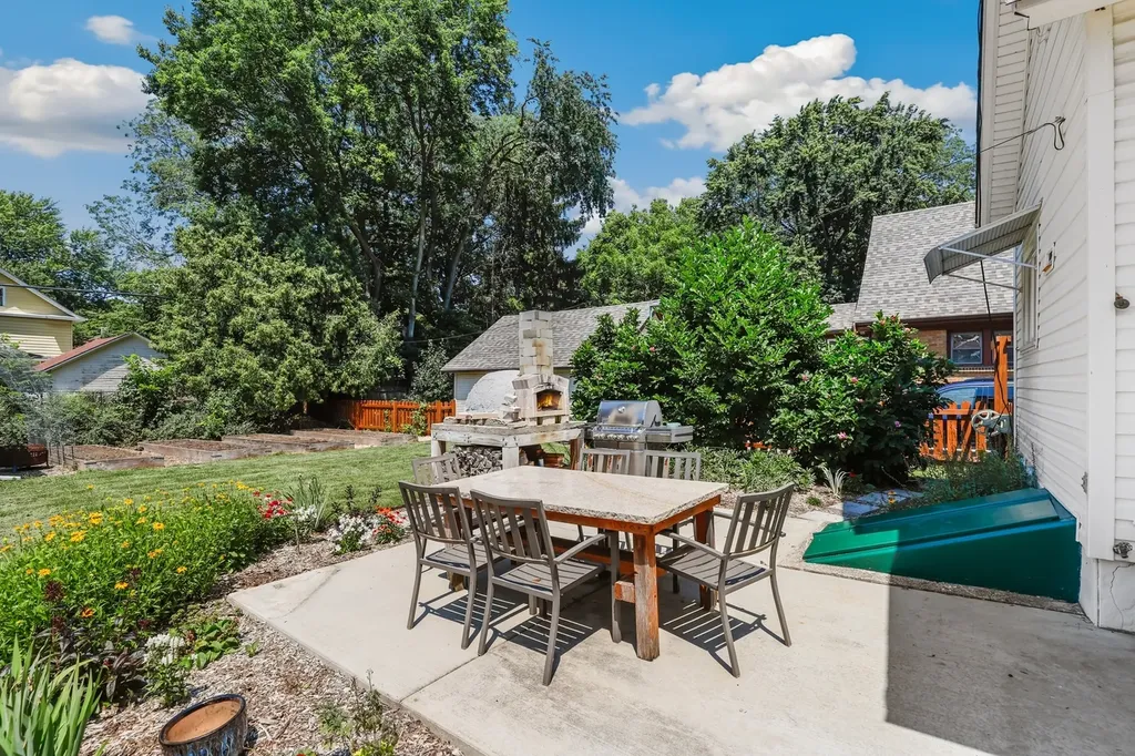 514 Oak Avenue Aurora IL 60506