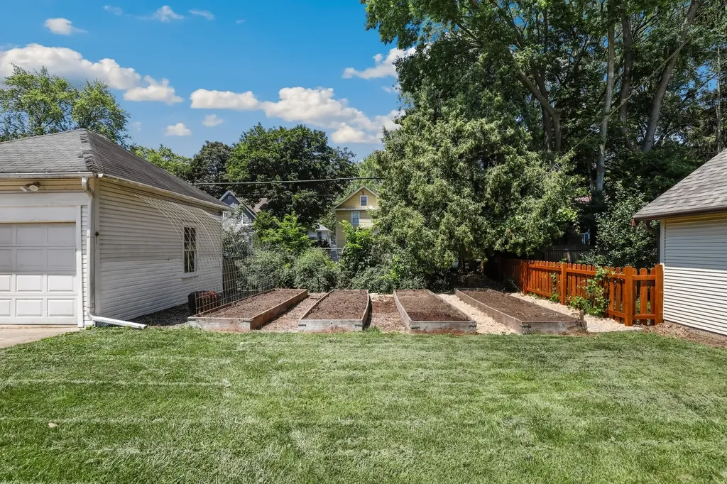 514 Oak Avenue Aurora IL 60506