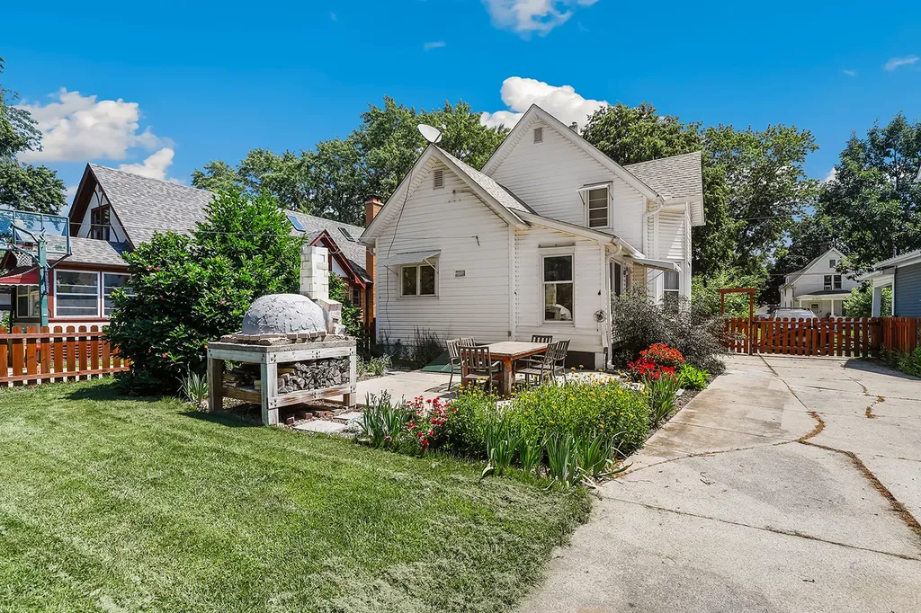 514 Oak Avenue Aurora IL 60506