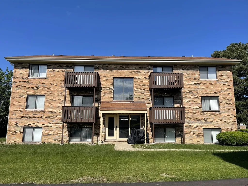535 Brookside Drive Westmont IL 60559