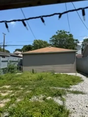 10447 South Avenue G Chicago IL 60617