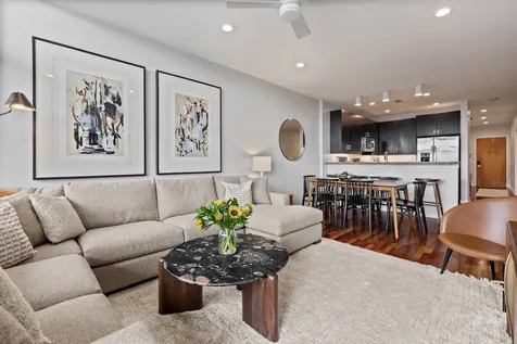 3946 North Ravenswood Avenue Chicago IL 60613