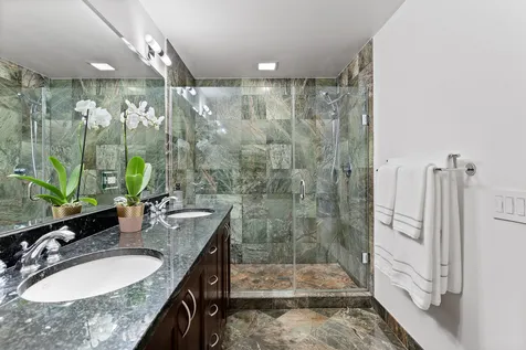 3946 North Ravenswood Avenue Chicago IL 60613