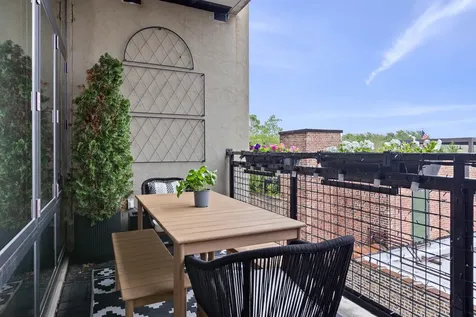 3946 North Ravenswood Avenue Chicago IL 60613