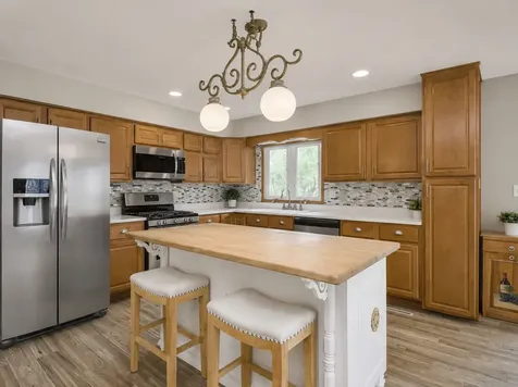 110 Oakwood Lane Bartlett IL 60103