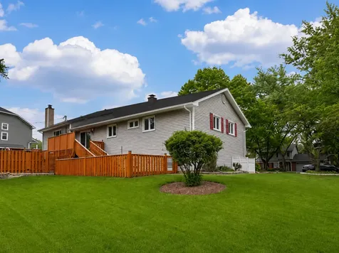 110 Oakwood Lane Bartlett IL 60103
