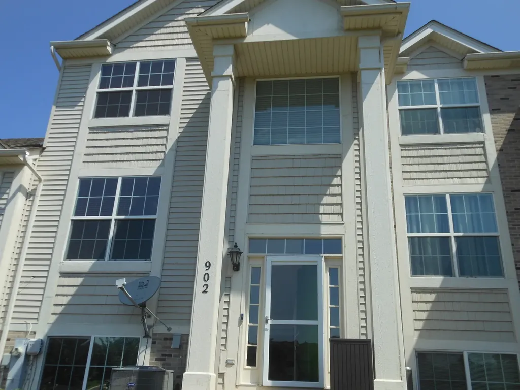902 Summit Creek Drive Shorewood IL 60404