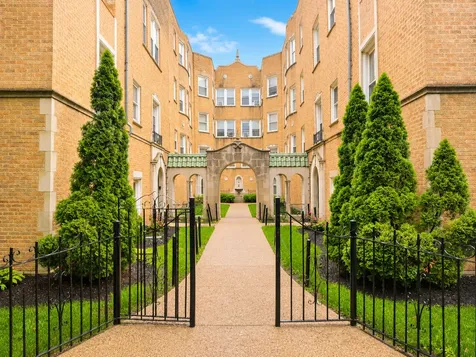 6420 North Newgard Avenue Chicago IL 60626