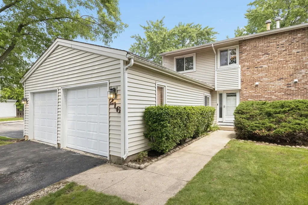 216 Douglass Way Bolingbrook IL 60440