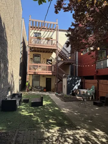 1921 West Evergreen Avenue Chicago IL 60622