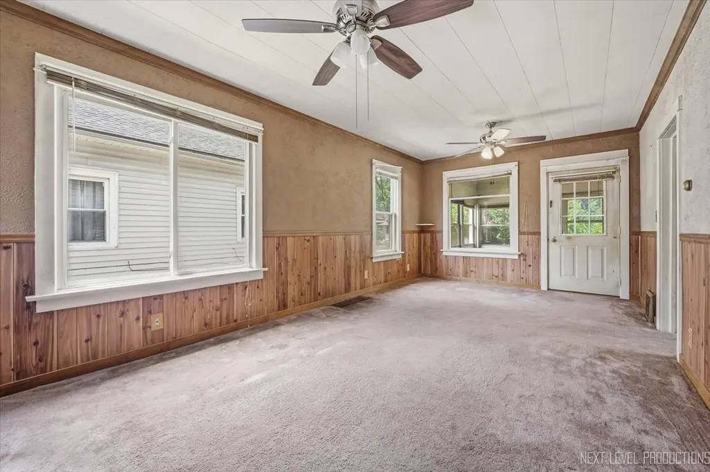 1327 Superior Street Aurora IL 60505