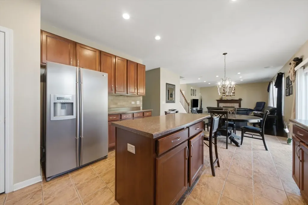 321 Claridge Circle Bolingbrook IL 60440