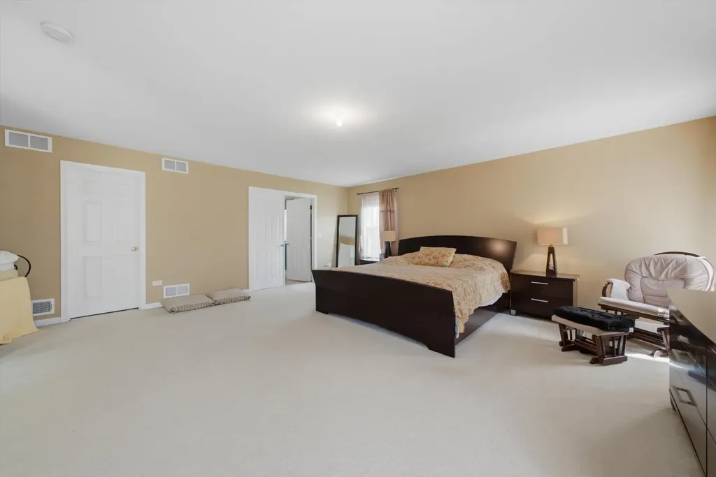 321 Claridge Circle Bolingbrook IL 60440