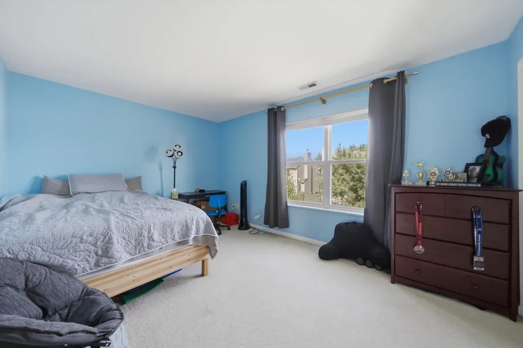321 Claridge Circle Bolingbrook IL 60440