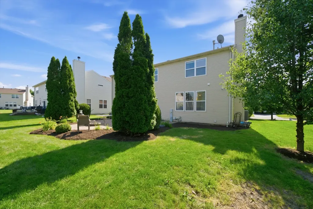 321 Claridge Circle Bolingbrook IL 60440