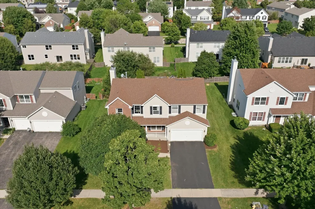 321 Claridge Circle Bolingbrook IL 60440