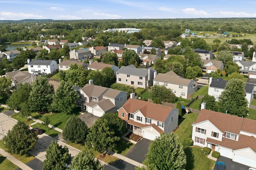 321 Claridge Circle Bolingbrook IL 60440