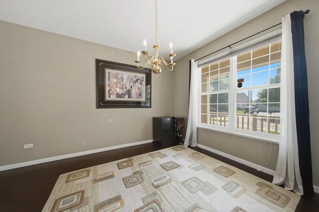 321 Claridge Circle Bolingbrook IL 60440