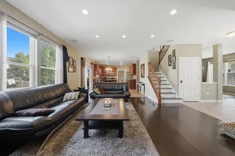 321 Claridge Circle Bolingbrook IL 60440
