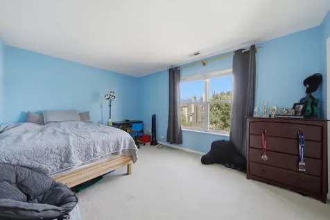 321 Claridge Circle Bolingbrook IL 60440