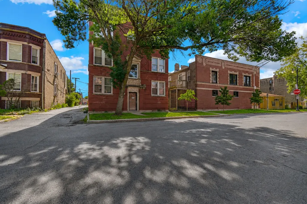 342 East 71st Street Chicago IL 60619