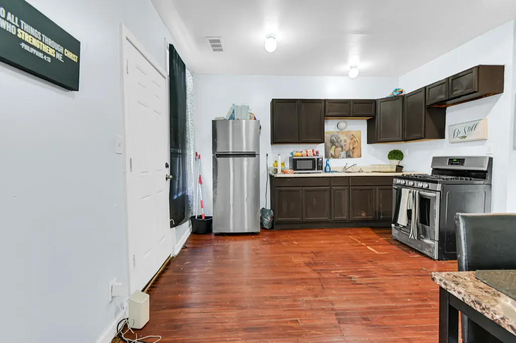 342 East 71st Street Chicago IL 60619