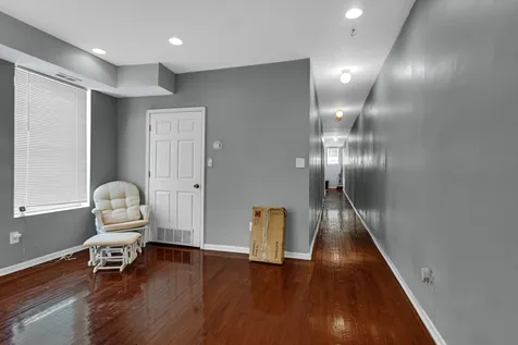 342 East 71st Street Chicago IL 60619