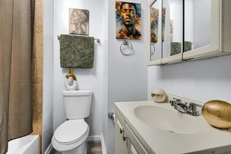 342 East 71st Street Chicago IL 60619
