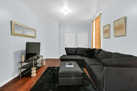 342 East 71st Street Chicago IL 60619