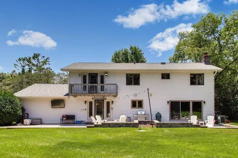 1 Birch Lakes Drive Hawthorn Woods IL 60047