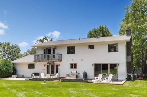 1 Birch Lakes Drive Hawthorn Woods IL 60047