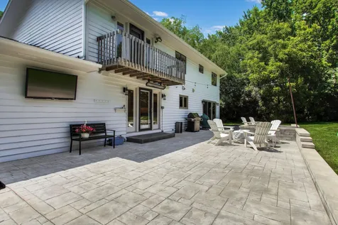 1 Birch Lakes Drive Hawthorn Woods IL 60047