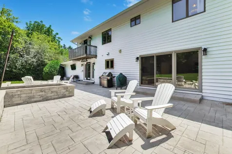 1 Birch Lakes Drive Hawthorn Woods IL 60047