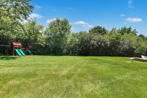 1 Birch Lakes Drive Hawthorn Woods IL 60047