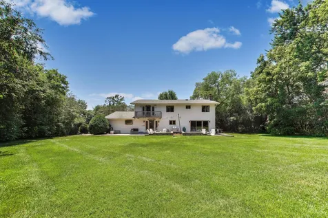 1 Birch Lakes Drive Hawthorn Woods IL 60047