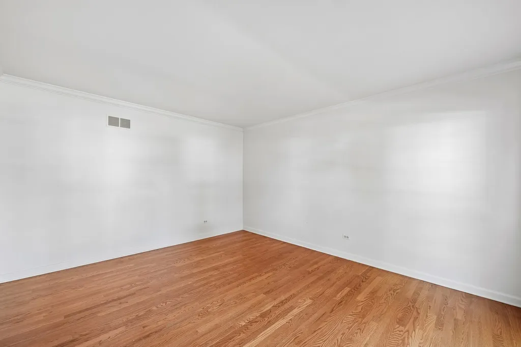 2027 Richton Drive Wheaton IL 60189
