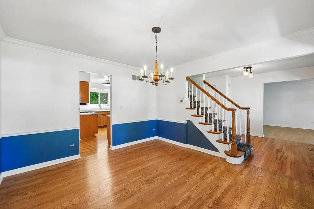 2027 Richton Drive Wheaton IL 60189
