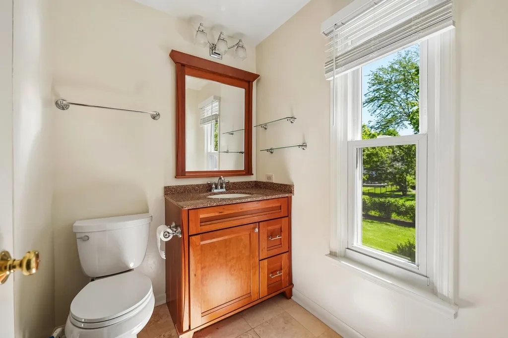2027 Richton Drive Wheaton IL 60189