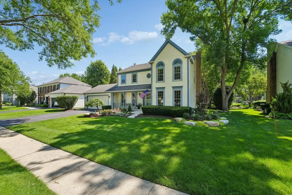 2027 Richton Drive Wheaton IL 60189