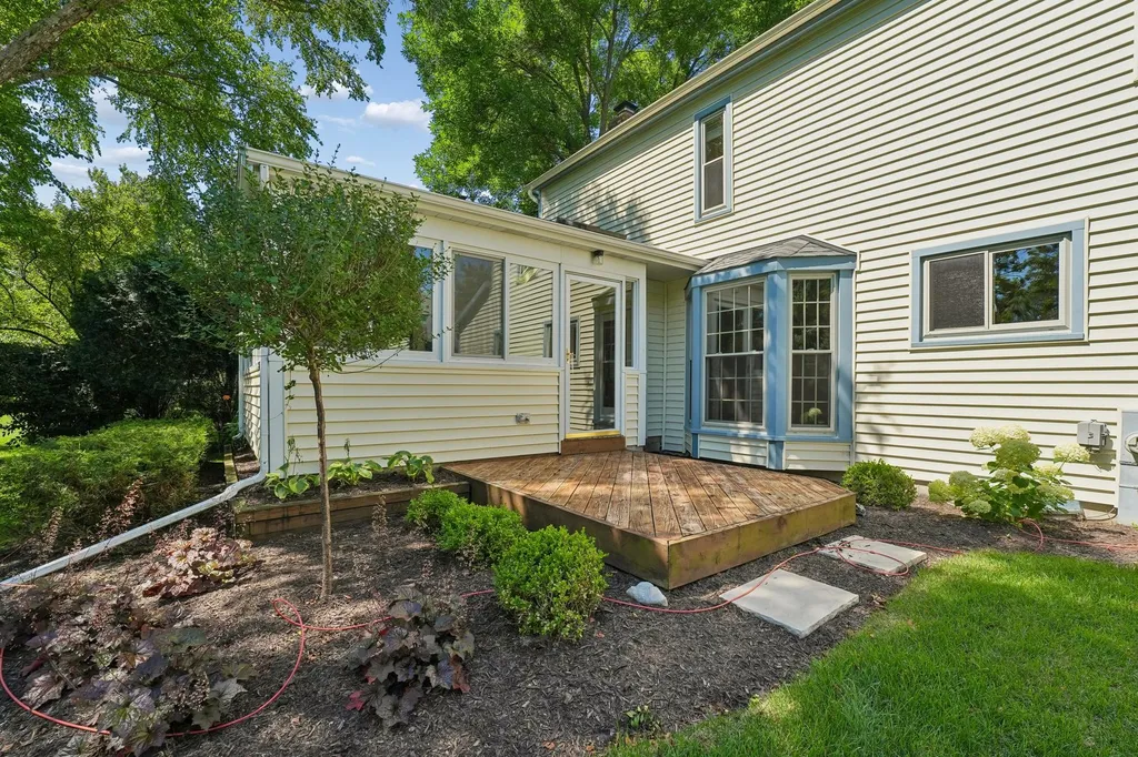 2027 Richton Drive Wheaton IL 60189