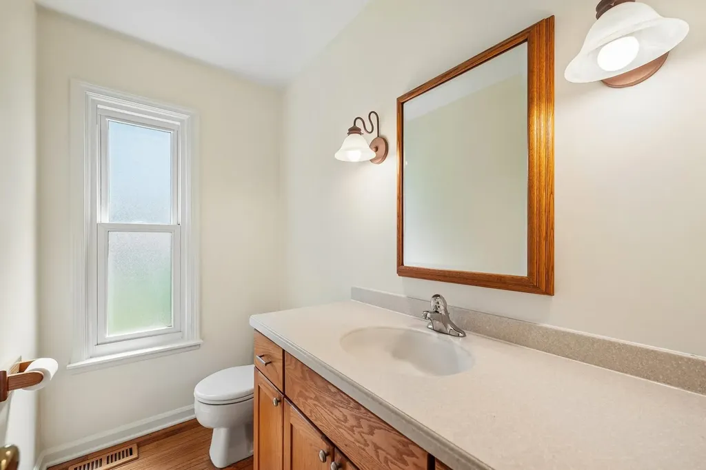 2027 Richton Drive Wheaton IL 60189