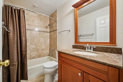 2027 Richton Drive Wheaton IL 60189